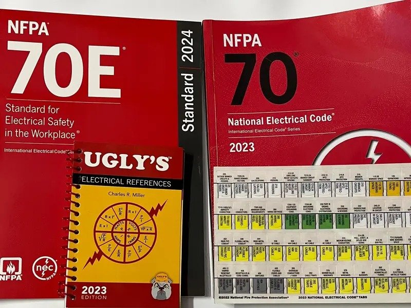 WhatsApp Image 2026-06-17 at 3.29.49 PM NEC 2023 Codebook + NFPA 70E 2024 with TABS and Ugly's Electrical reference good Deal 4 Combo pack Safety Softcover - Imagen 1